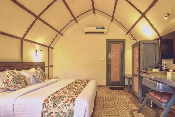 Room 2 of 17