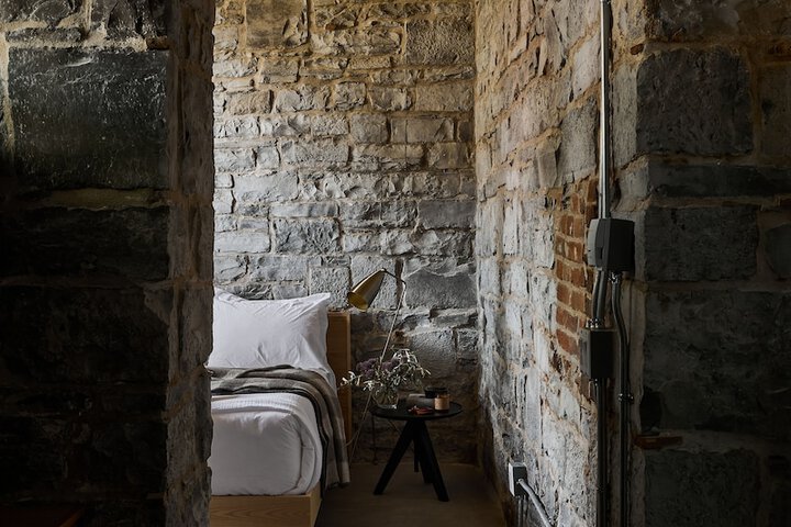 Room 7 of 49