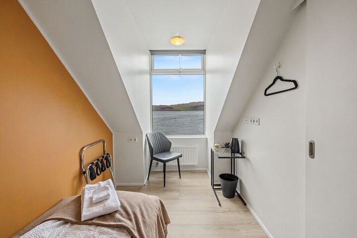 Room 19 of 42