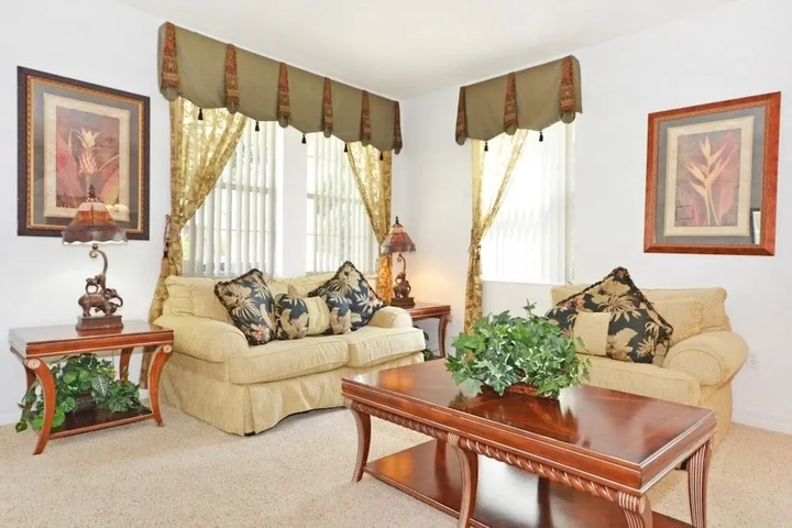 Image of Pine Forest Chateau 5 Bedroom Home by RedAwning