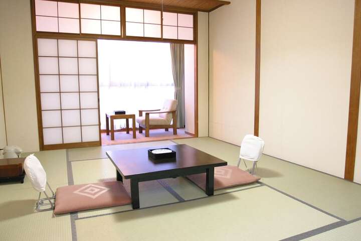 Room 7 of 30