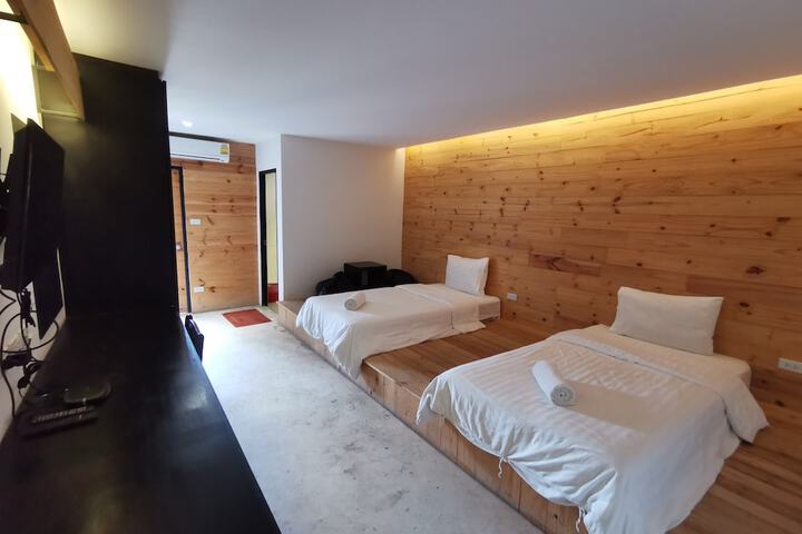 Room 10 of 82
