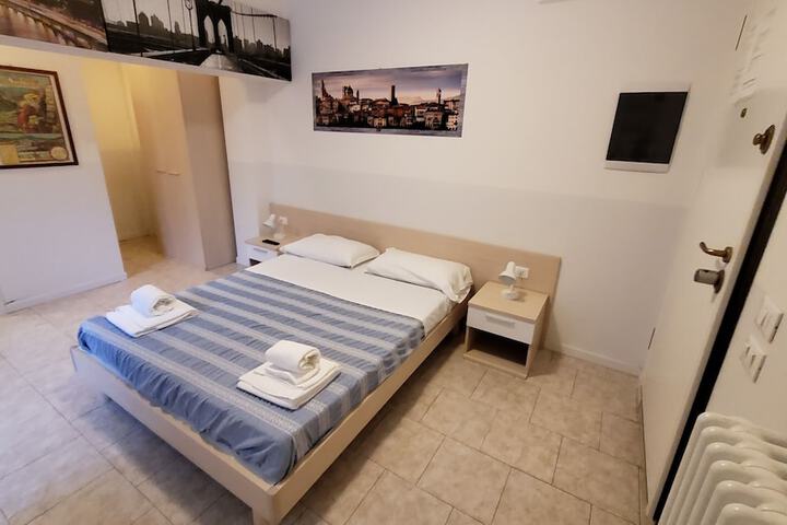 Room 42 of 103