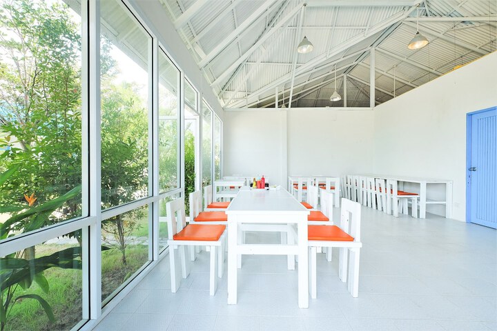 Dining 119 of 135