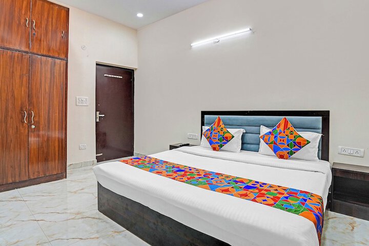 Room 17 of 26