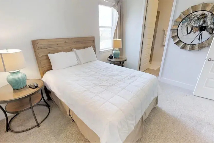 Room 3 of 20
