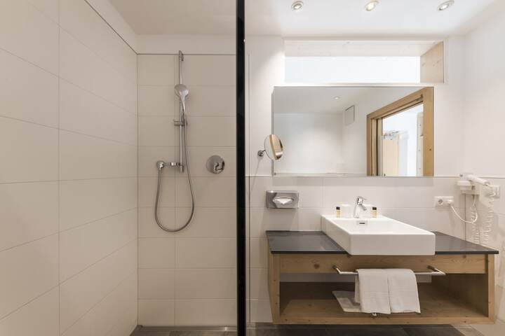 Room 4 of 29