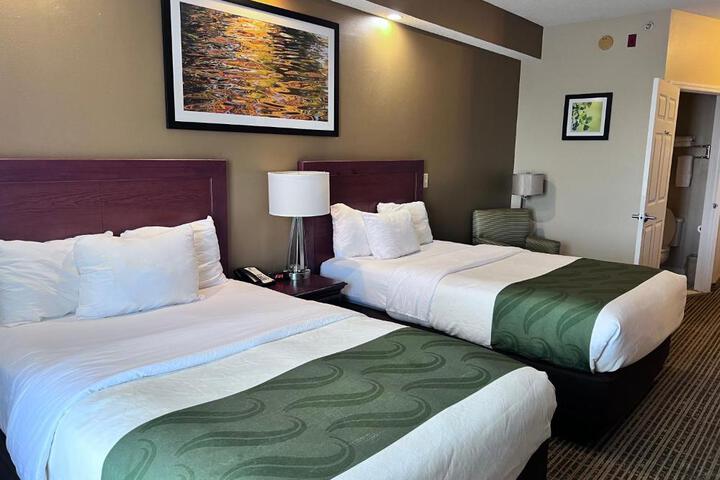 Standard Room, King or Two Doubles (8 of 14)