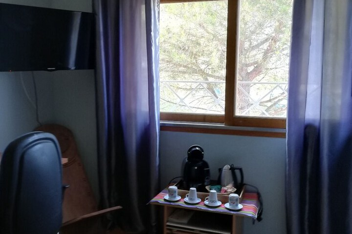 Room 6 of 37