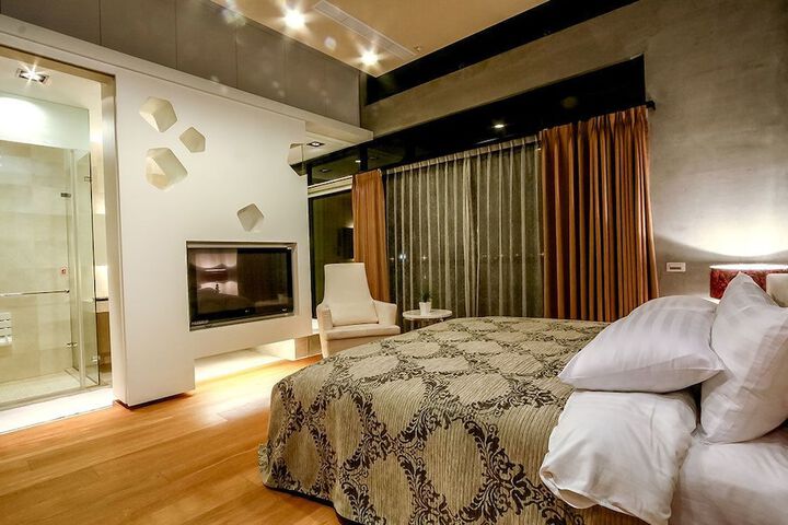 Room 14 of 43