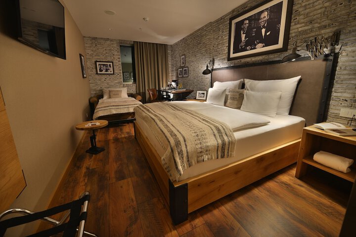 Room 20 of 101