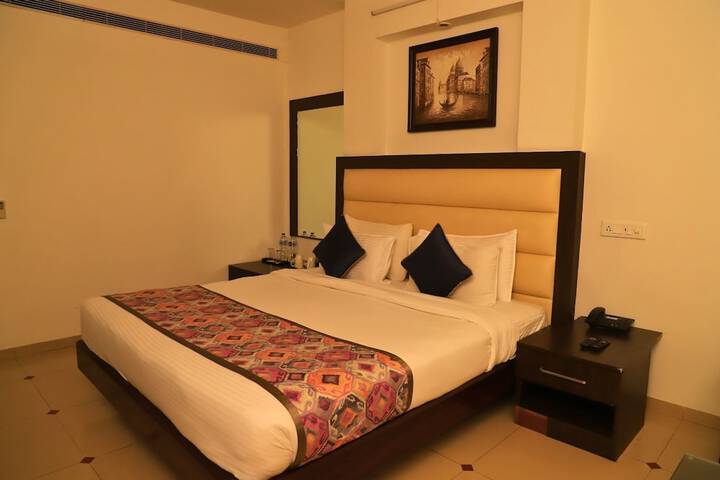 Room 15 of 38