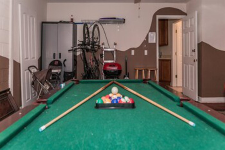 Room 6 of 27