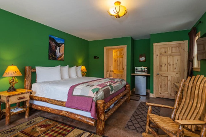 Room 10 of 51