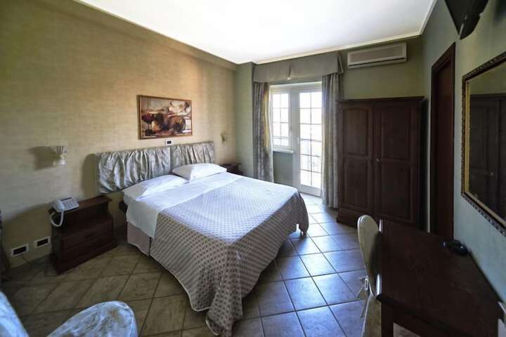 Room 14 of 31