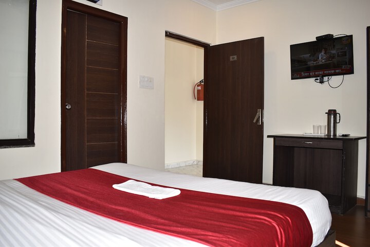 Room 7 of 24