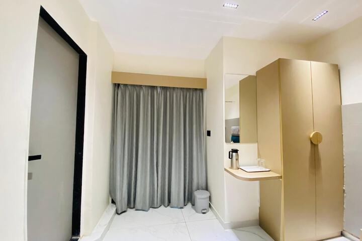 Room 13 of 43