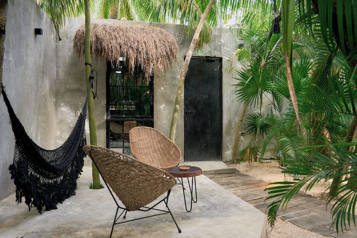 Amor Rooms