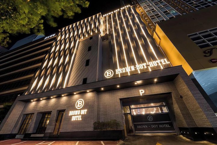 Hotel 67 of 72