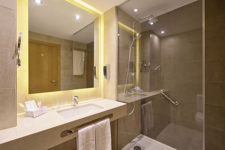 Clean Restrooms