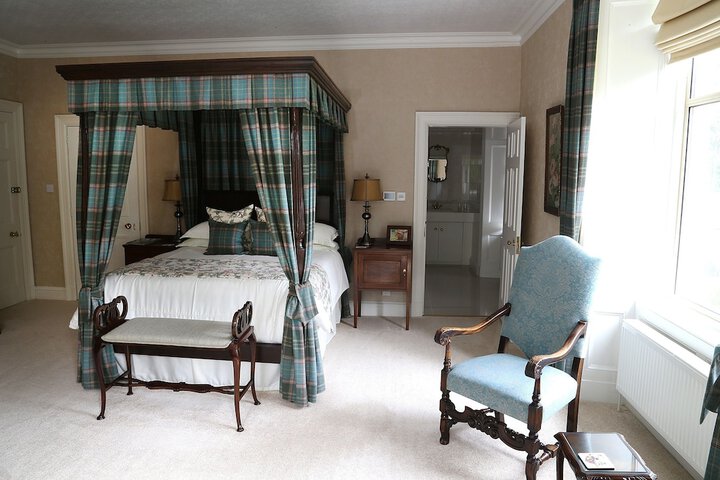 Room 5 of 22