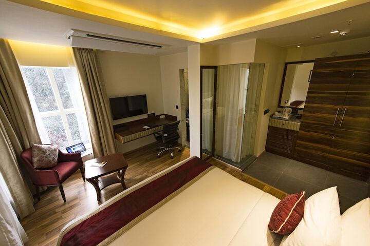 Room 10 of 49