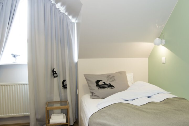 Room 2 of 43