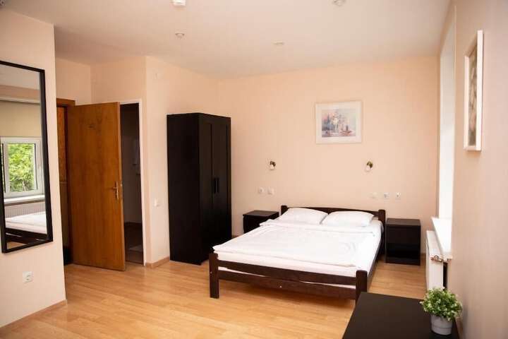 Room 6 of 21