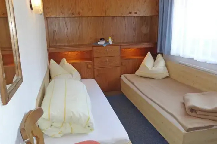 Room 3 of 17