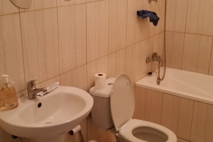 Room 7 of 11
