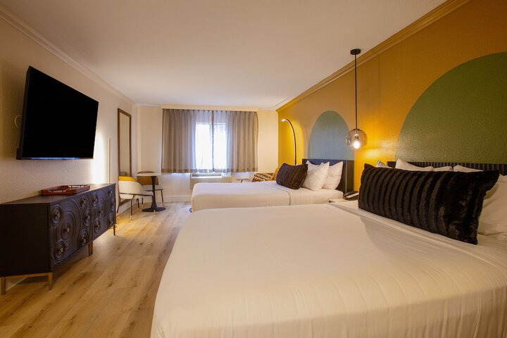 Room 18 of 126