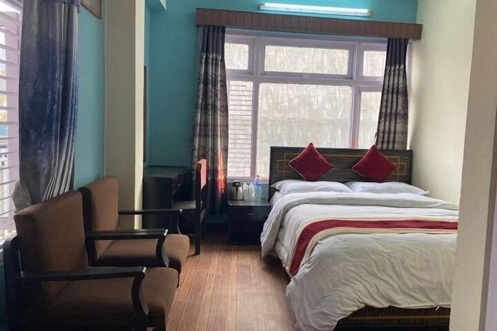 Room 34 of 59