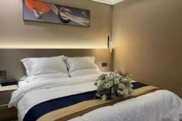 Room 8 of 8