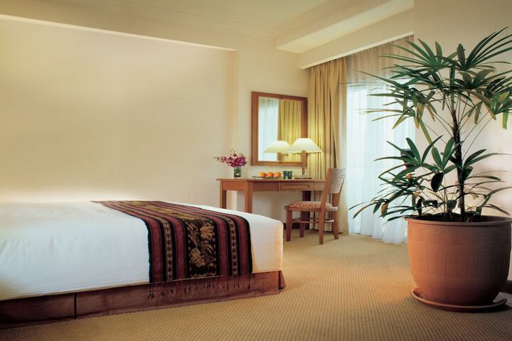 Room 3 of 130