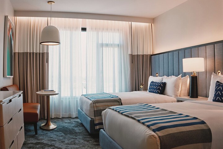 Room 25 of 62