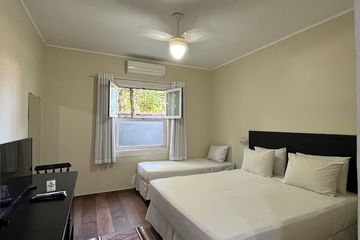 Room 13 of 115