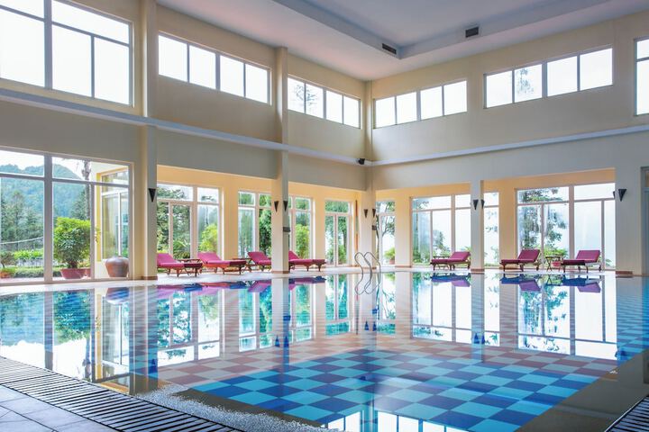 Hotel Pool