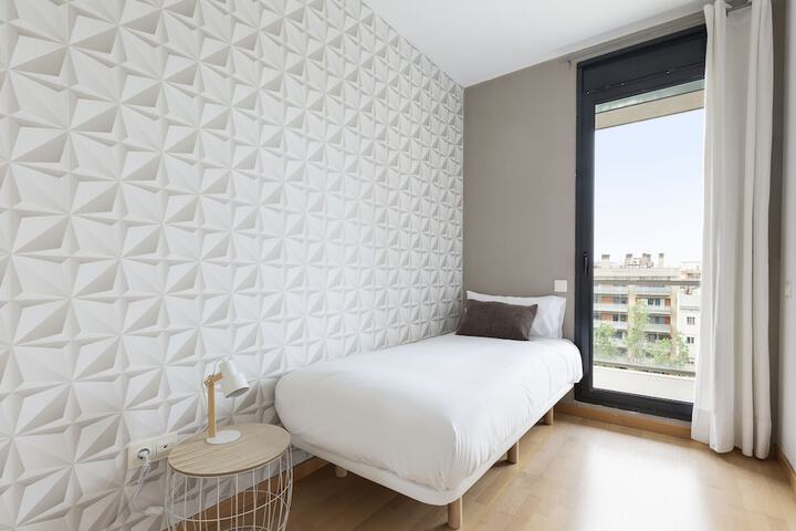 Room 2 of 16