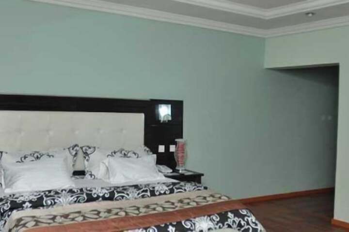 Room 7 of 15