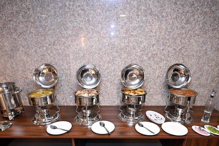 Dining 6 of 7