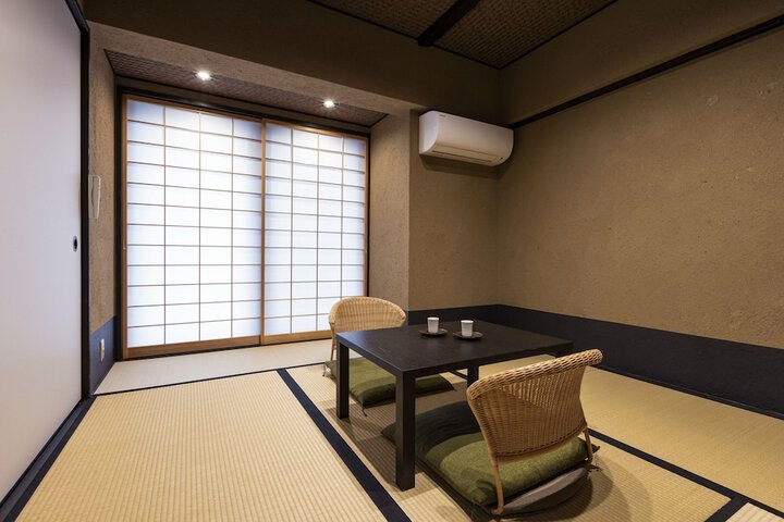 Room 11 of 52