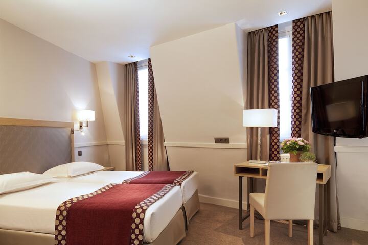 Room 9 of 47