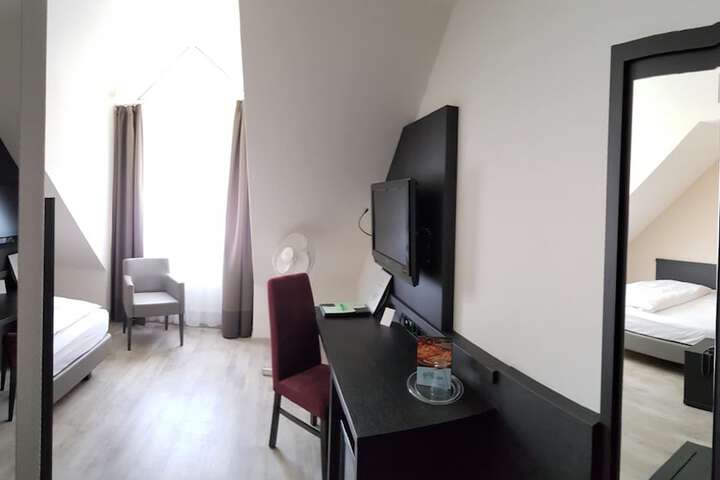 Room 14 of 63