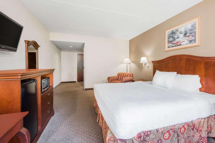 2 Queen Beds (8 of 26)