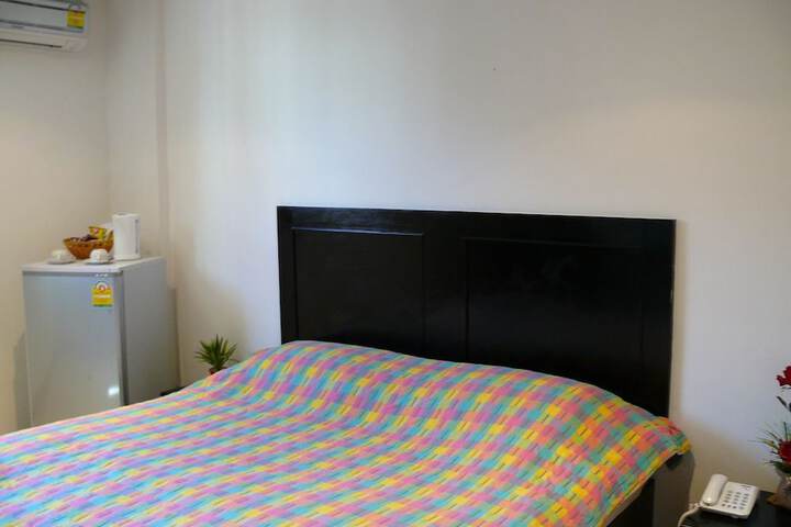 Room 2 of 62