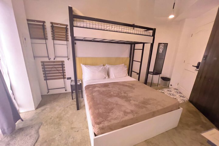 Room 10 of 45