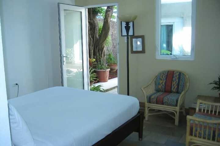 Room 8 of 28