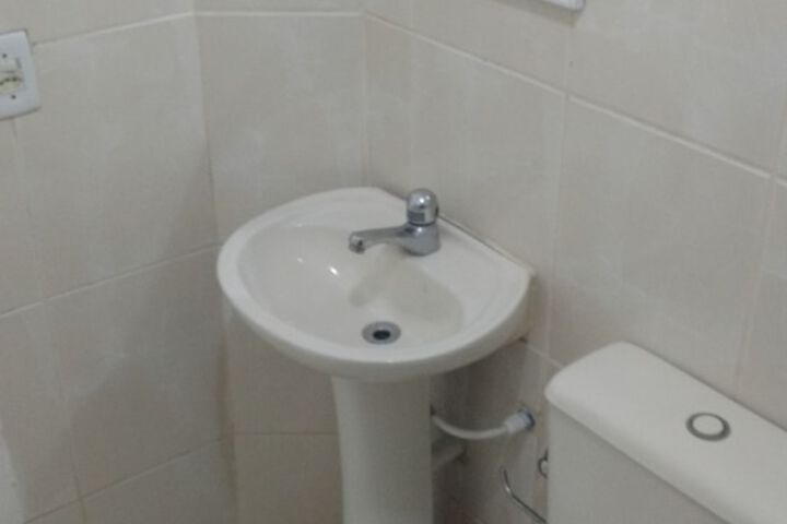 Room 8 of 38