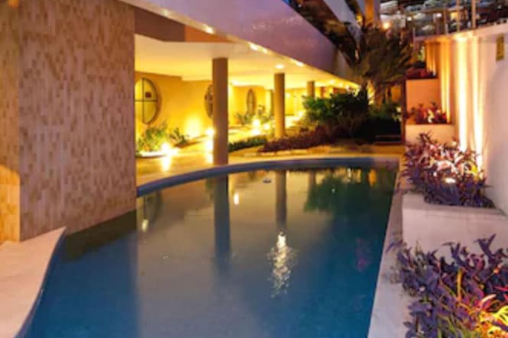 Hotel with Pool