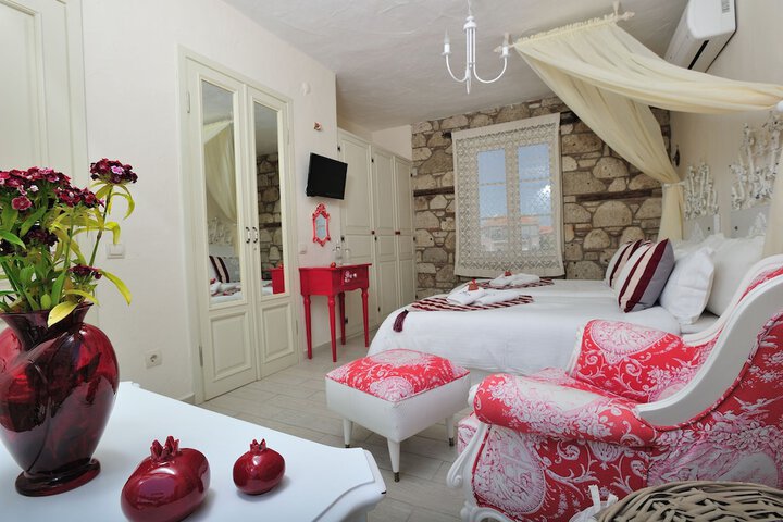 Room 4 of 52